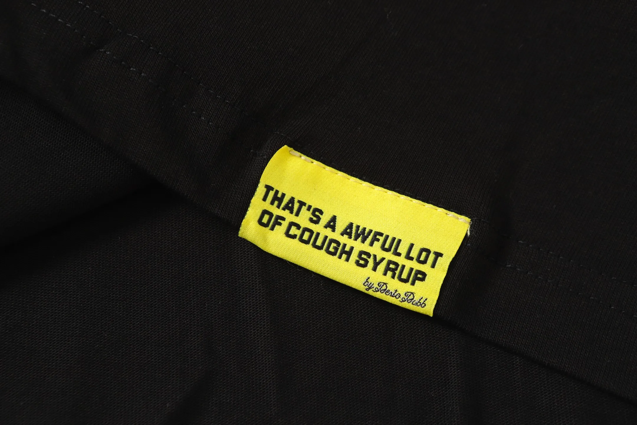 2212#Black | THAT'S A AWFUL LOT OF COUGH SYRUP In Stock Real shot American simple fashion brand loose casual T-shirt Fabric (fabric): 32 counts Weight combed double yarn pure cotton Sizes (size): S-M L X L Color (colour): Black